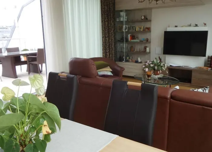 Grosses Penthouse #12 Mit Terrasse Und Aussicht Апартаменти